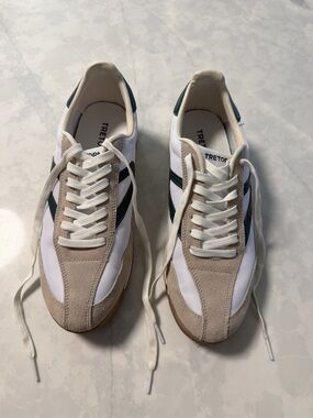 Tretorn White, Beige & Dark Green Retro Runner Sneakers